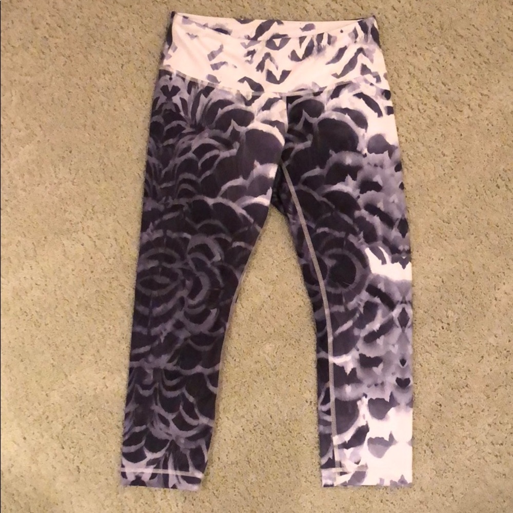 Lulu lemon cropped leggings size 6